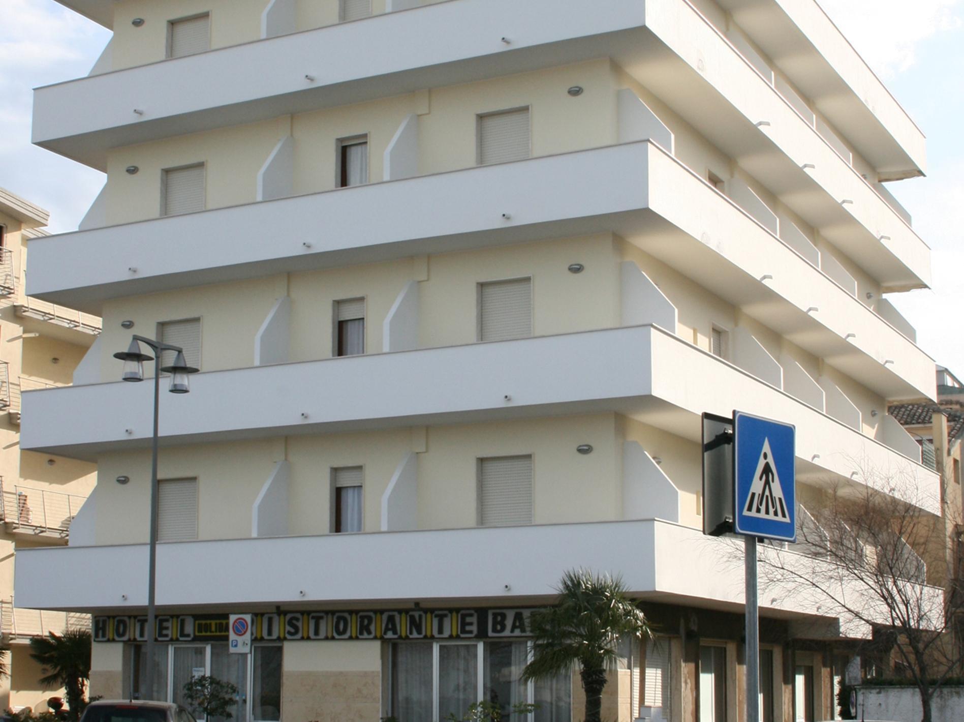 Hotel Holiday Pescara Esterno foto