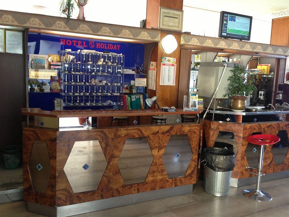 Hotel Holiday Pescara Esterno foto